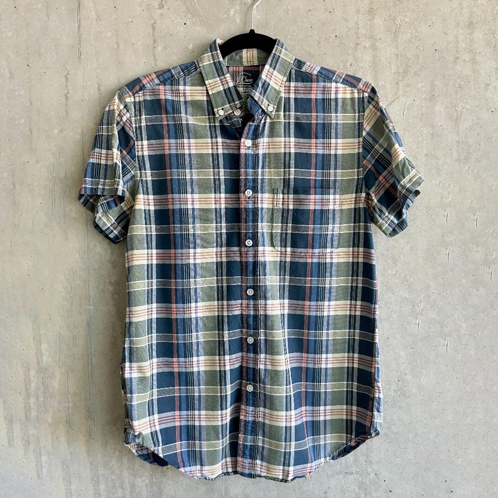 Short-sleeve Plaid Shirt